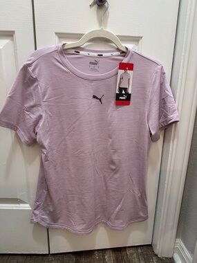Puma Women’s Lavender Crew Neck Short Sleeve Tee- NWT size medium